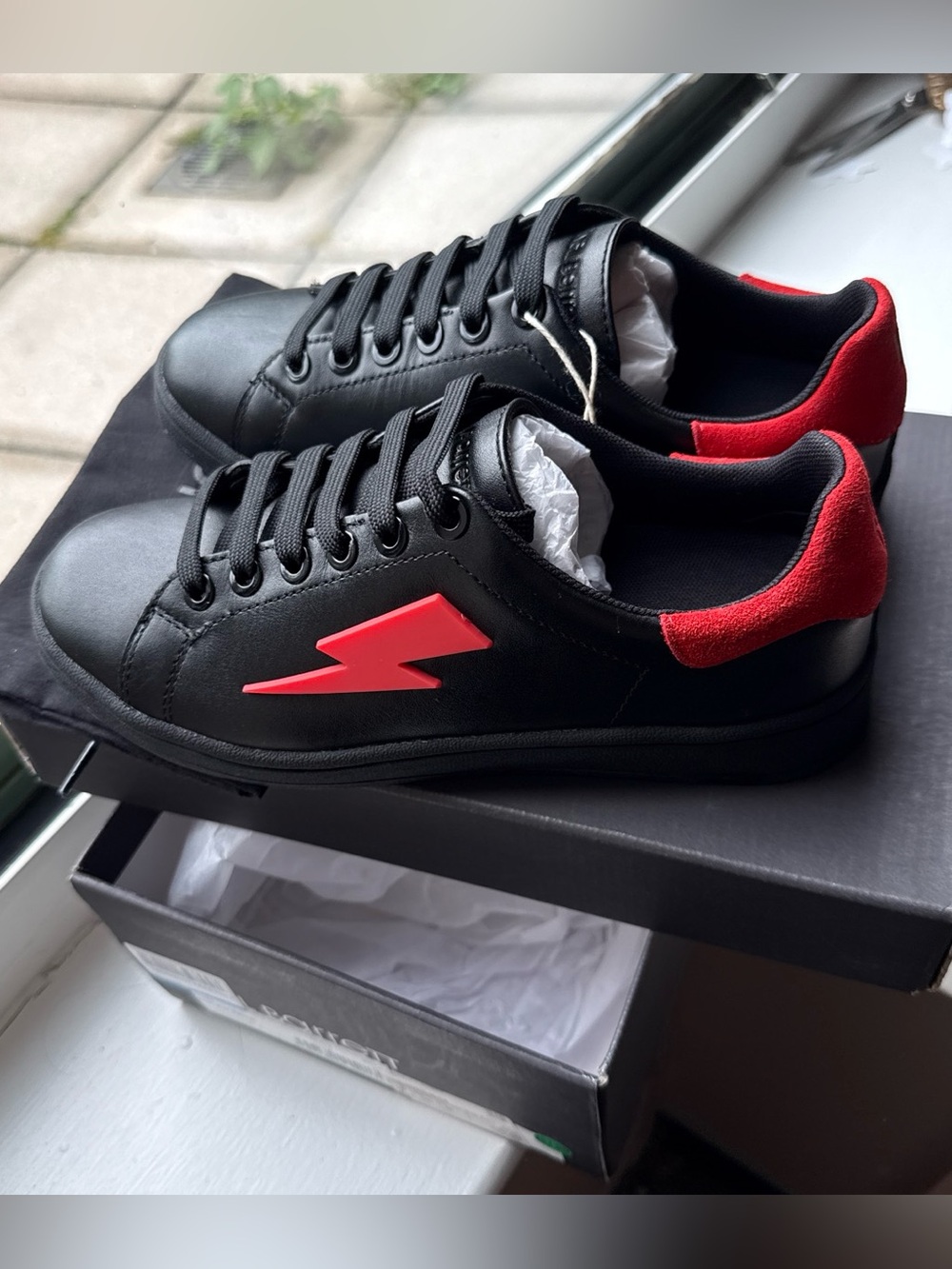 Black & Red Lightning Accent Sneakers